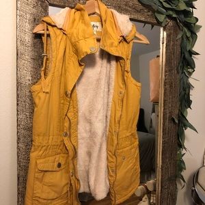 *LIKE NEW Gold Multi-Texture Vest (Buckle - small)